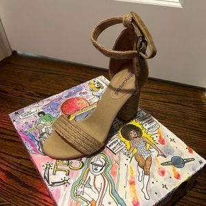 Jeffrey Campbell Tan Heels. Size 6! BRAND NEW WITH BOX ❤️❤️